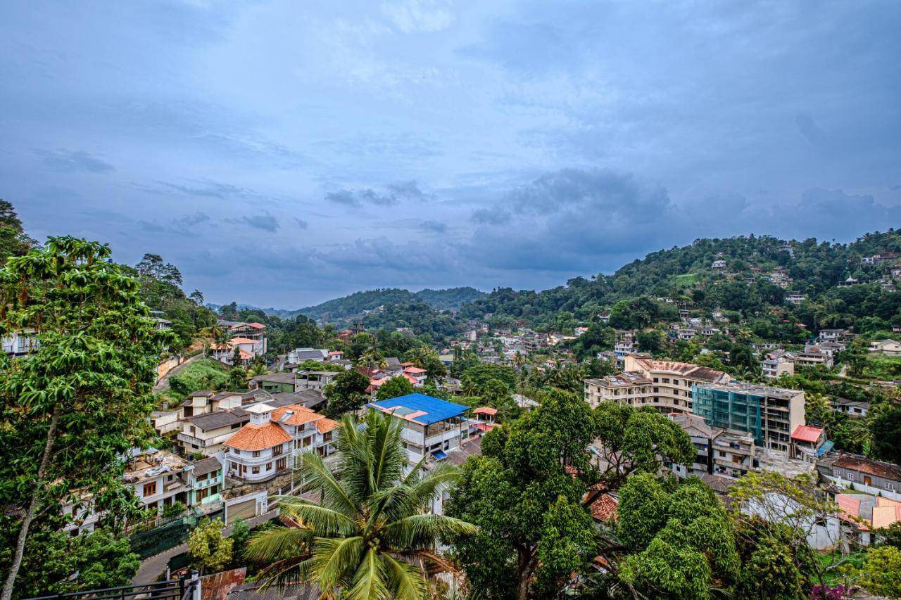 Queens Mount Ridge Kandy Exterior photo