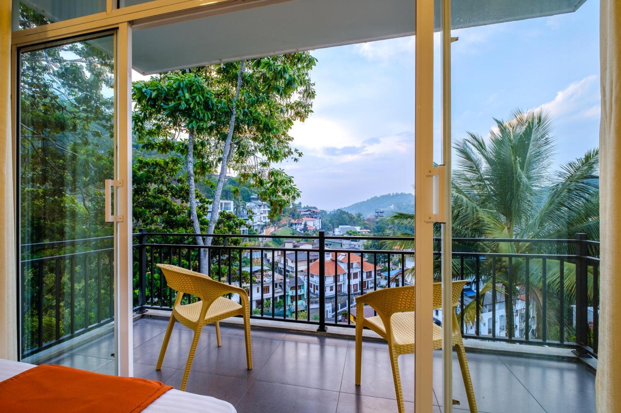 Queens Mount Ridge Kandy Exterior photo